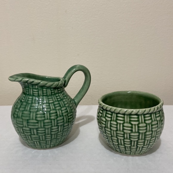 Adorable basket weave set - Picture 2 of 9